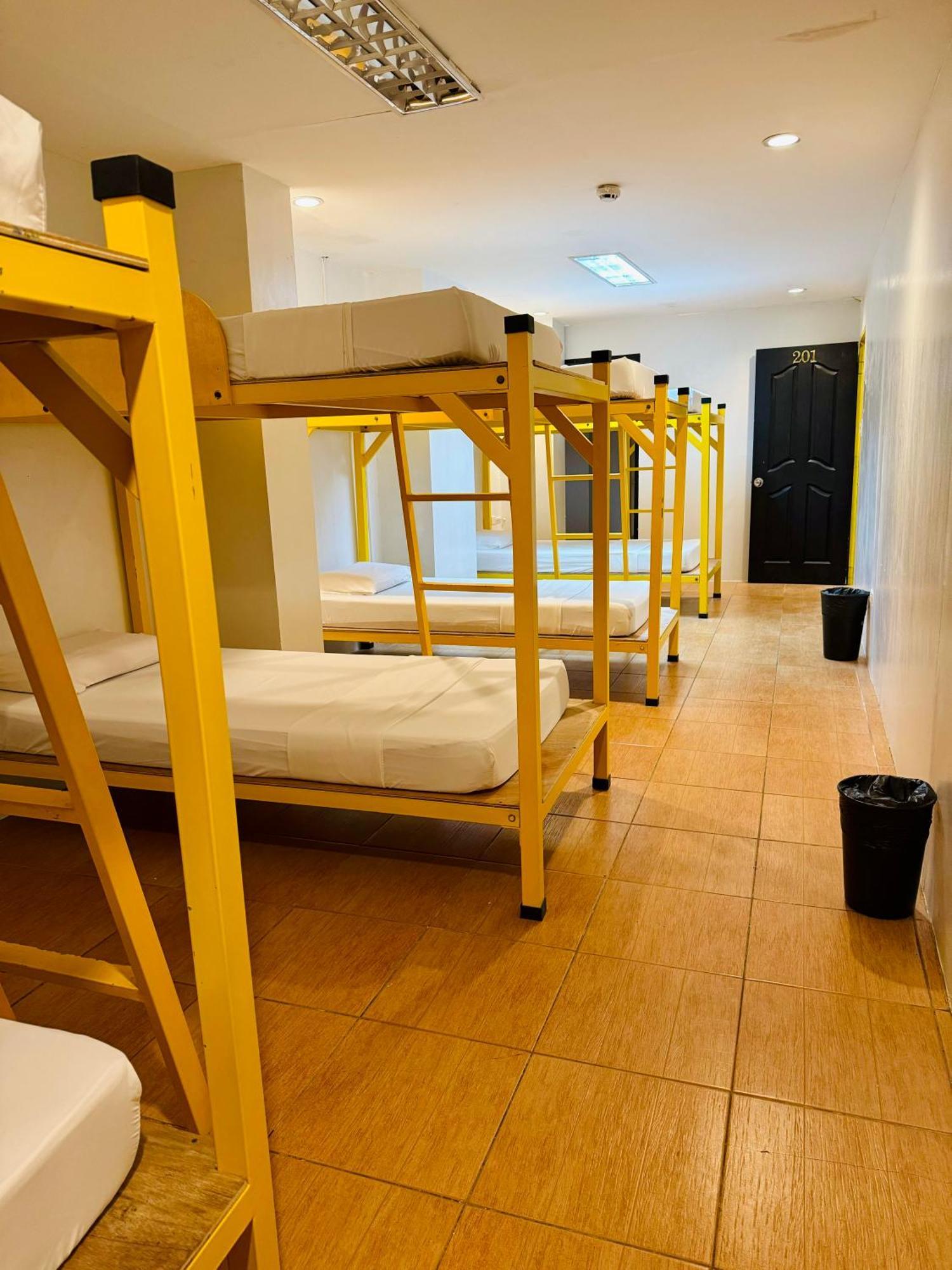 סן פדרו מקאטי Cheese Hostel Manila מראה חיצוני תמונה